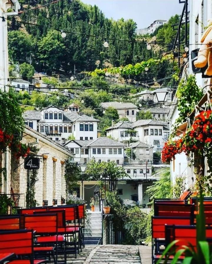 Sofia'S Modern Apartment Gjirokastra Zewnętrze zdjęcie
