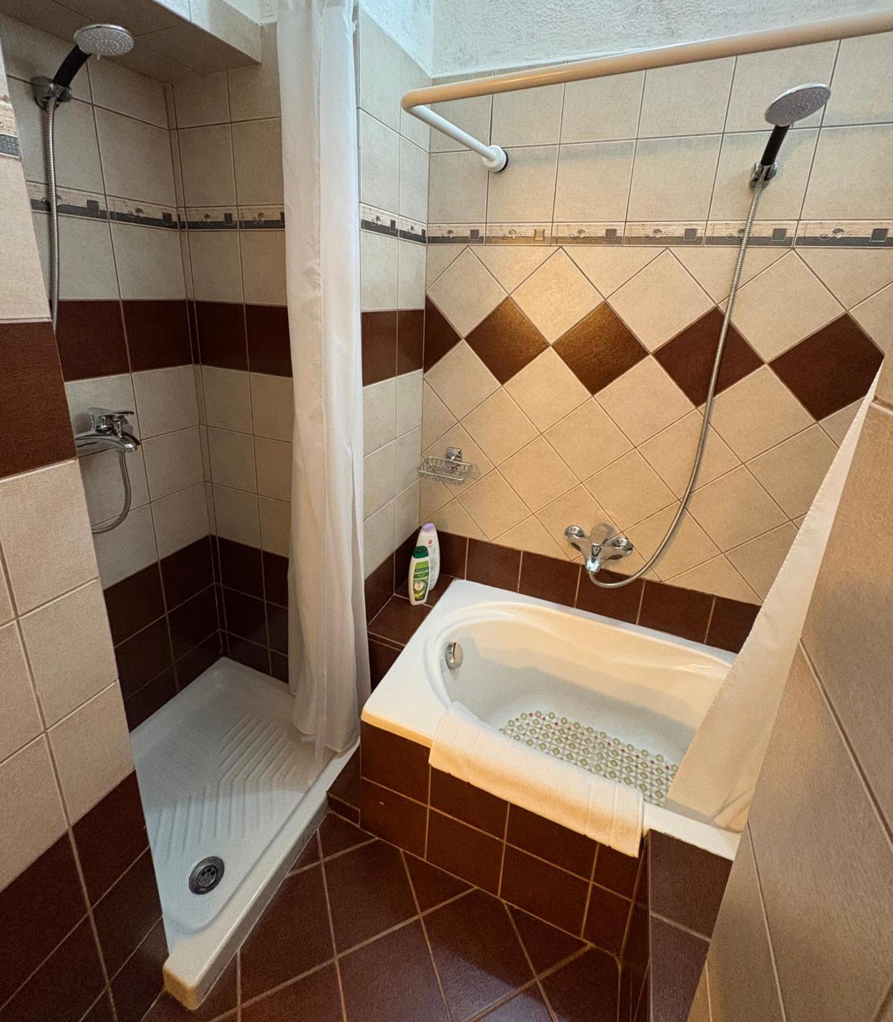 Sofia'S Modern Apartment Gjirokastra Zewnętrze zdjęcie
