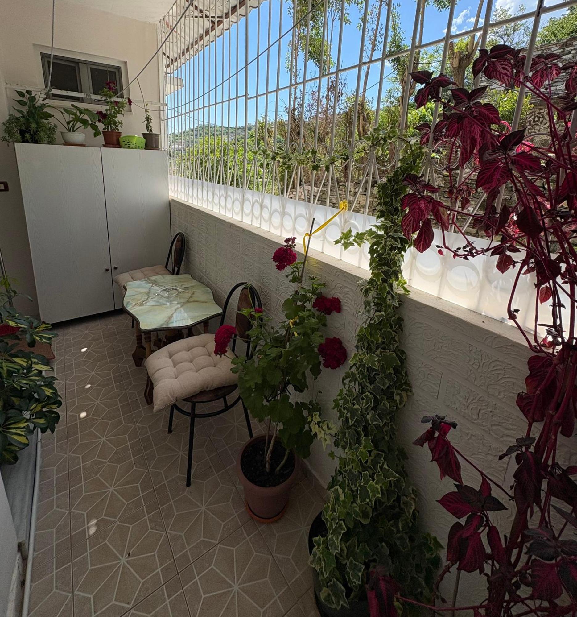 Sofia'S Modern Apartment Gjirokastra Zewnętrze zdjęcie